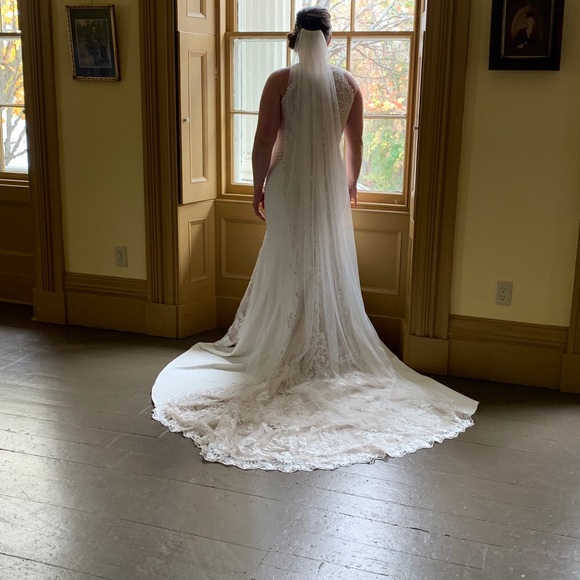 Kevyn wedding gown, by Sottero and Midgley - Picture 5 of 15